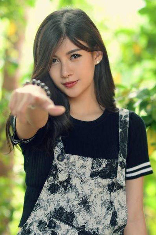 霓虹歌女